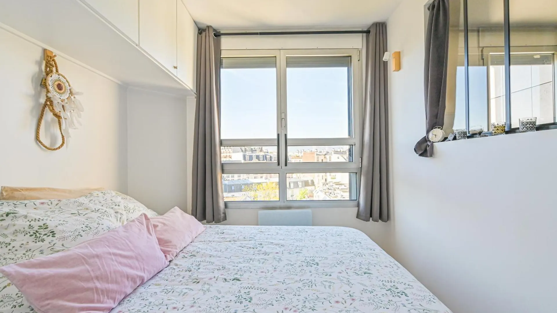 Sunny & Quiet On Courtyard 1Br Appartment パリ アパート