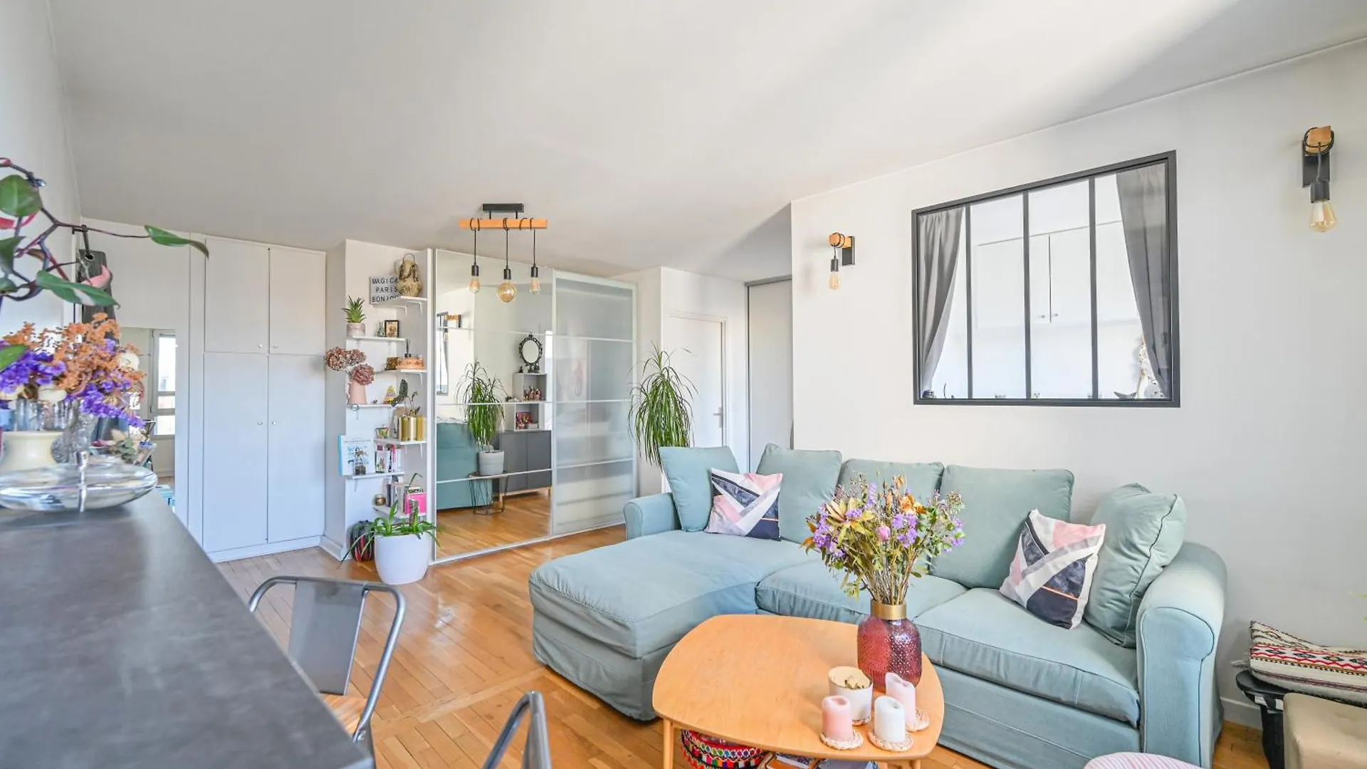 アパート Sunny & Quiet On Courtyard 1Br Appartment パリ フランス