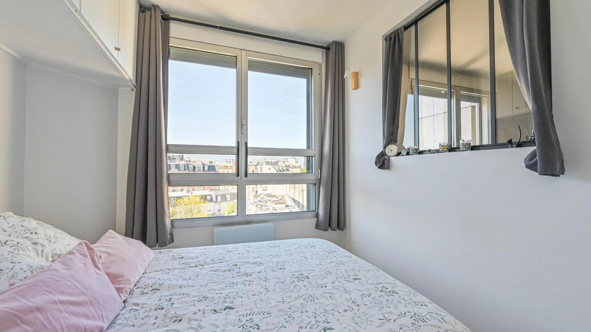 Sunny & Quiet On Courtyard 1Br Appartment パリ